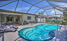 Naples Oasis With Screened Pool, Bike To Beach!